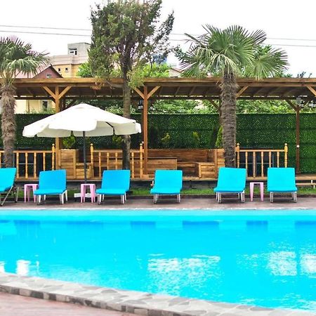 Hotel Genatsvale 巴统 外观 照片