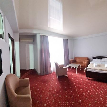 Hotel Genatsvale 巴统 外观 照片
