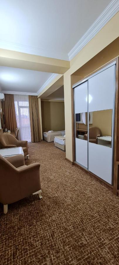 Hotel Genatsvale 巴统 外观 照片
