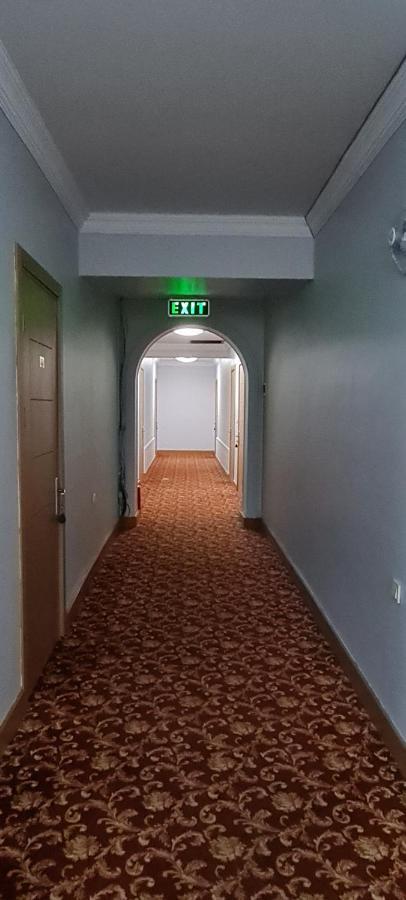 Hotel Genatsvale 巴统 外观 照片