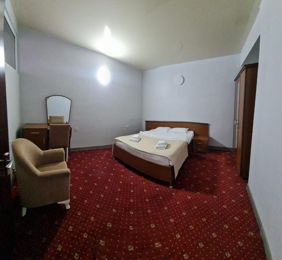 Hotel Genatsvale 巴统 外观 照片